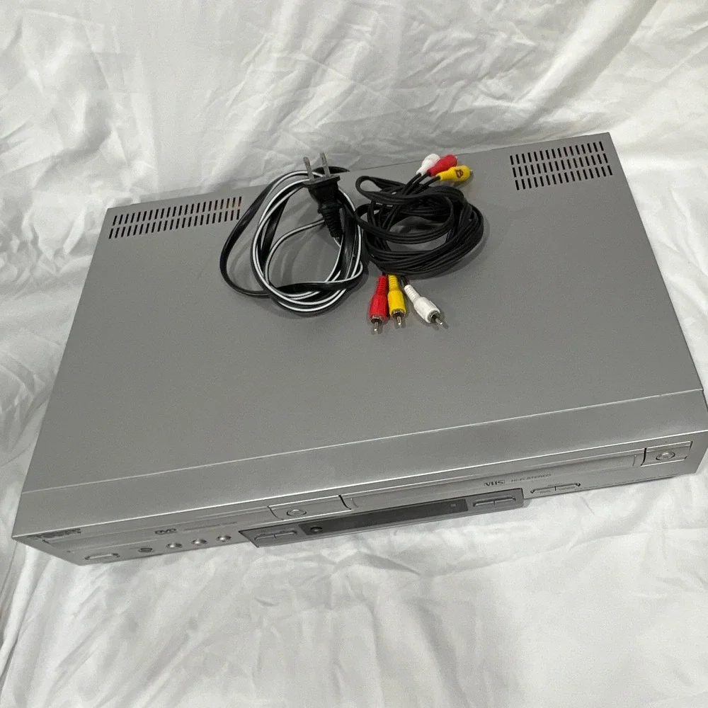Sony SLV-D300P DVD Player VCR Player Combo Silver (No Remote) Tested Works